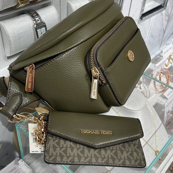 Michael Kors Maisie Lg Leather 2-in-1 Sling Waist Fanny Packs Crossbody NWT
… - Picture 5 of 16